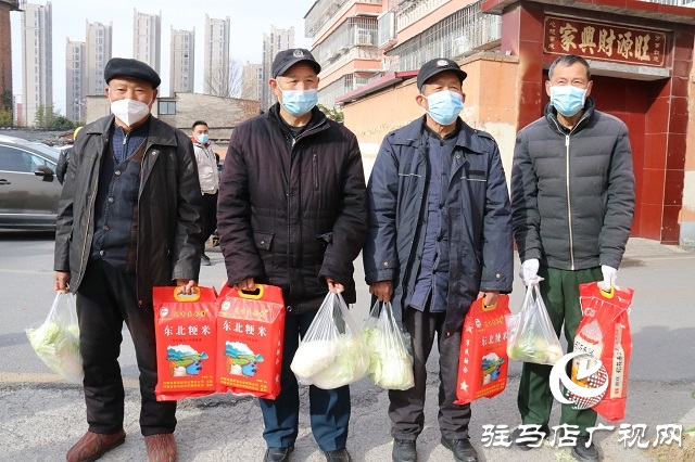 駐馬店:愛心人士送溫暖 真心實(shí)意解困難