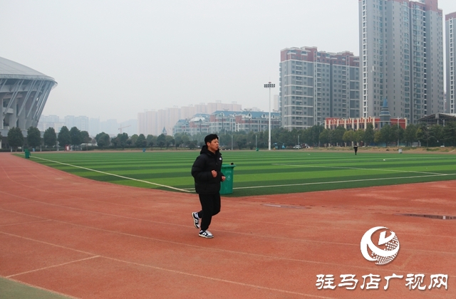 跑步、打球、 踢球…安排！駐馬店市體育場免費開放啦~