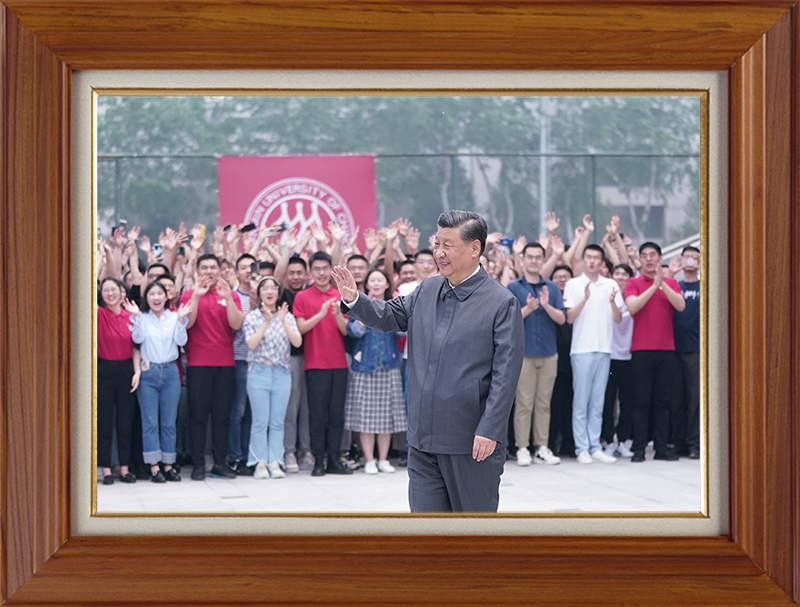 聆聽新年賀詞，讀懂相框里的故事