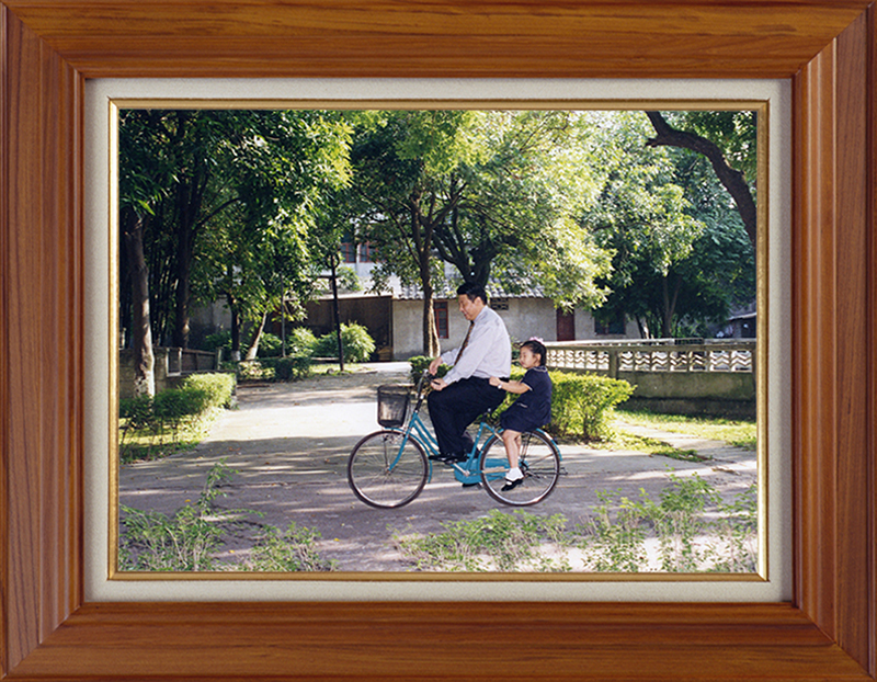 聆聽新年賀詞，讀懂相框里的故事