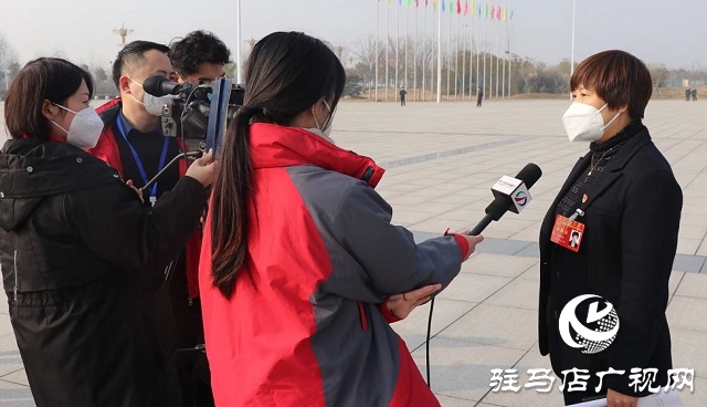 “兩會”花絮|跟隨鏡頭去看看這些幕后的身影(組圖)