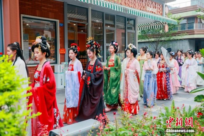 明清兩代流行的馬面裙，有哪些特點(diǎn)？