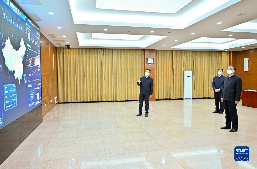 李克強(qiáng)考察市場監(jiān)管總局并主持召開座談會(huì)