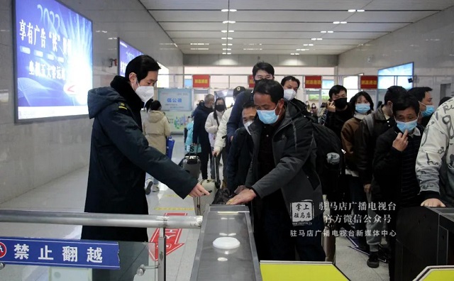 剛剛！記者在駐馬店站、駐馬店西站拍下這樣一幕…