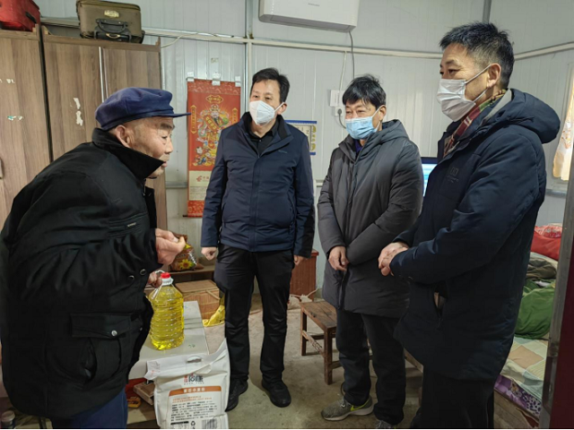 駐馬店市殘聯(lián)深入定點結對幫扶村開展“關愛你我他（她）·溫暖千萬家”春節(jié)走訪慰問活動