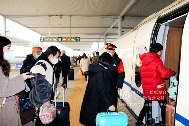 剛剛！記者在駐馬店站、駐馬店西站拍下這樣一幕…