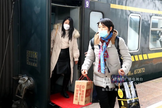 剛剛！記者在駐馬店站、駐馬店西站拍下這樣一幕…
