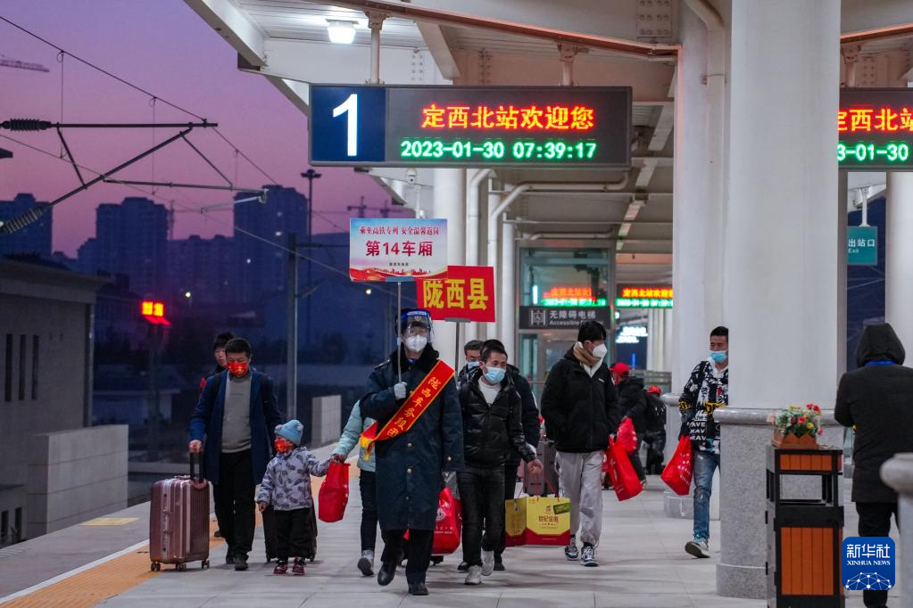 流動(dòng)中國彰顯生機(jī)與活力——寫在2023年春運(yùn)收官之際