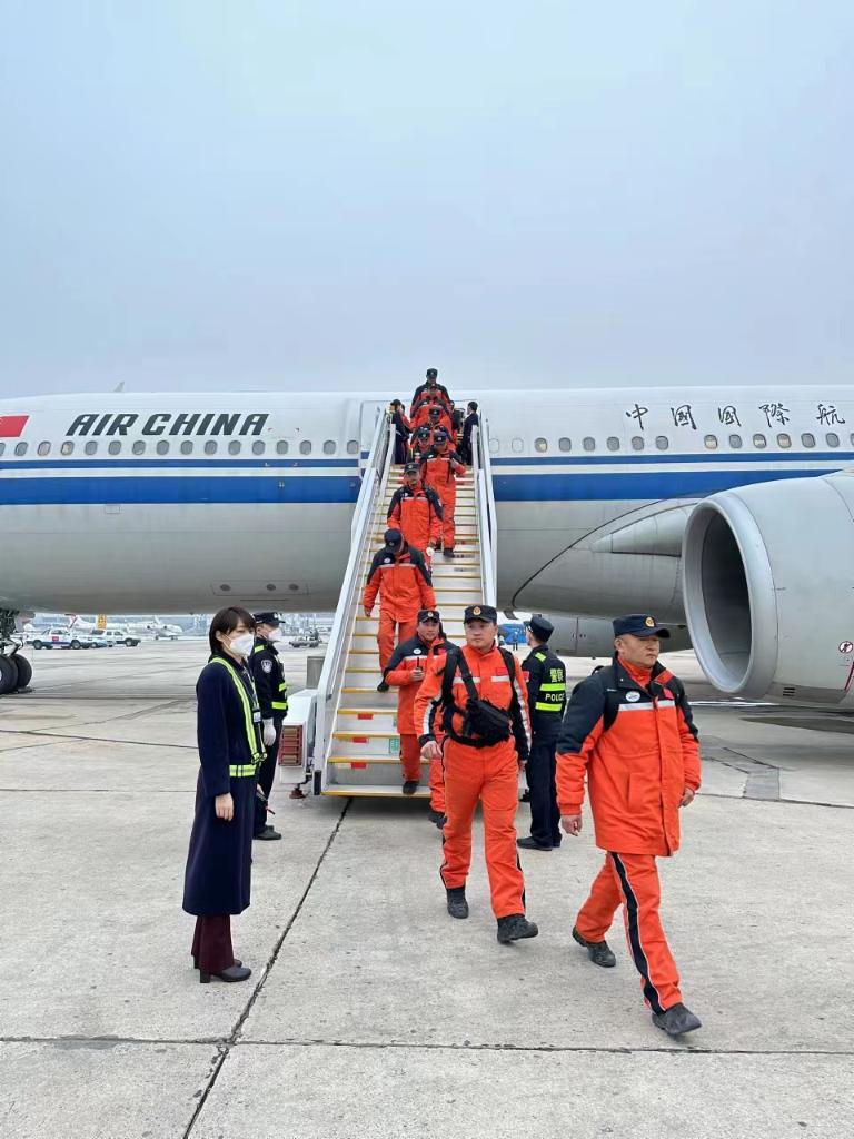中國救援隊(duì)完成國際救援任務(wù)平安回國