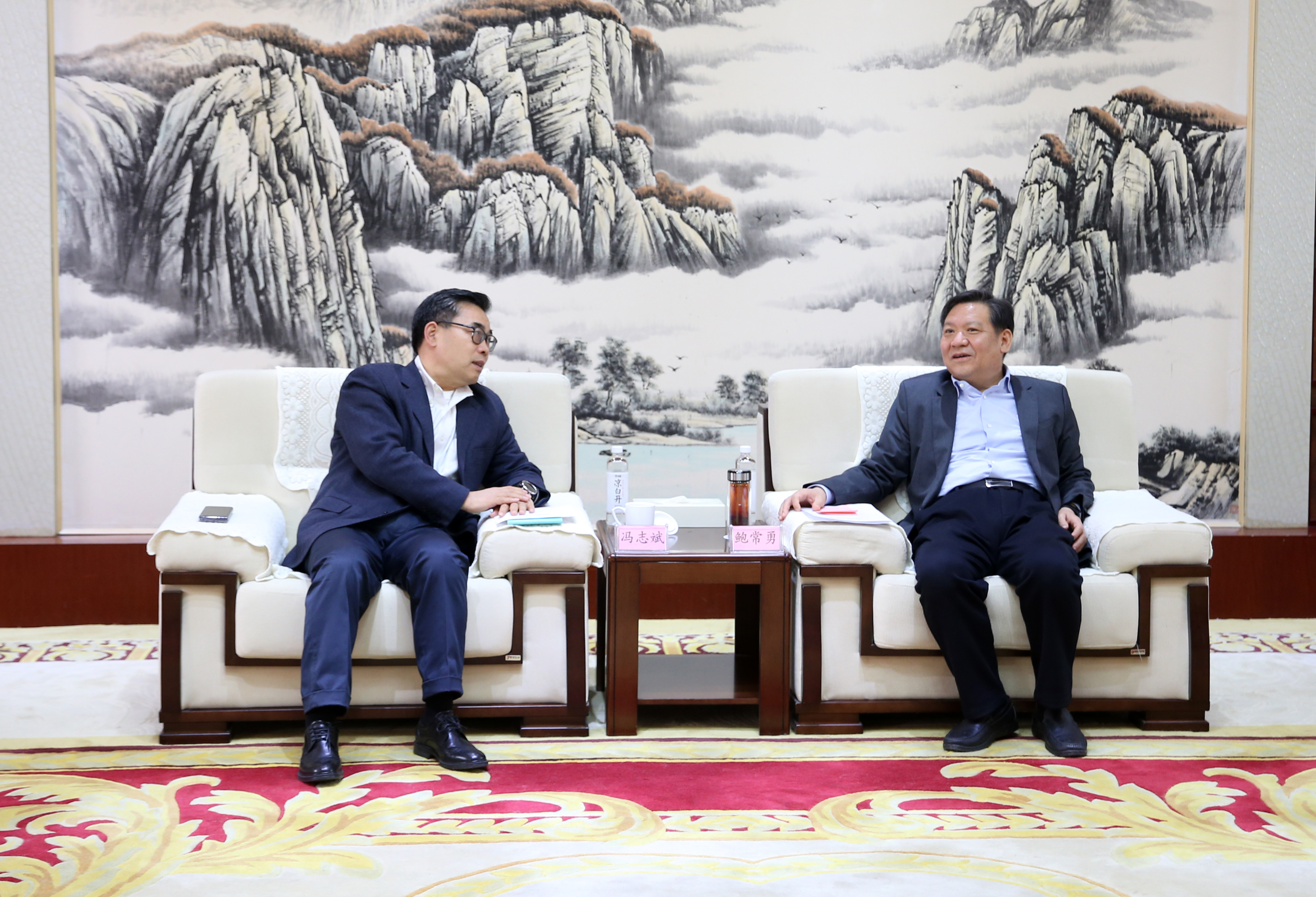 鮑常勇會(huì)見中國氫能聯(lián)席董事長馮志斌