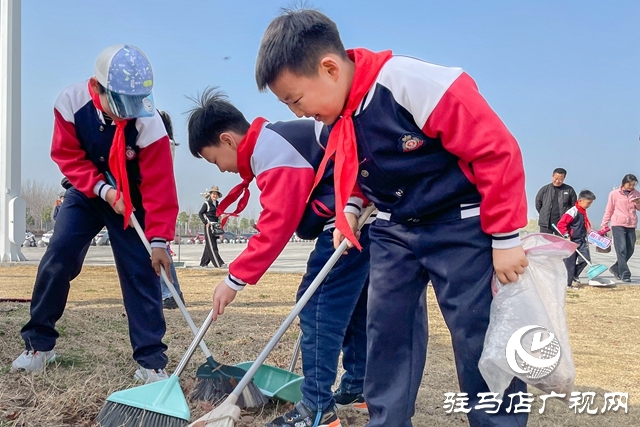 駐馬店實驗小學開展“三月雷鋒行 溫暖似春風”學雷鋒系列志愿活動