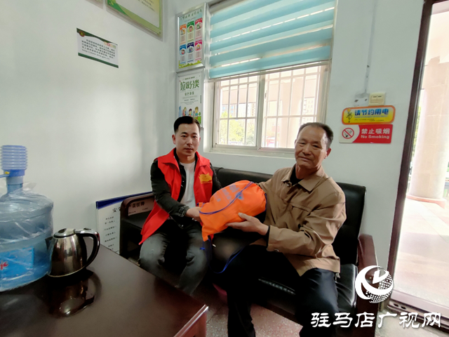 開發(fā)區(qū)翟莊居委會(huì)開展&ldquo;關(guān)愛留守兒童&rdquo;走訪慰問活動(dòng)