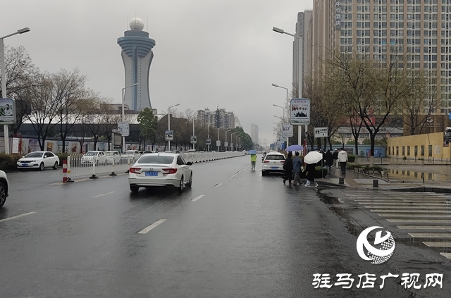  降溫、降雨！市民出行注意防范