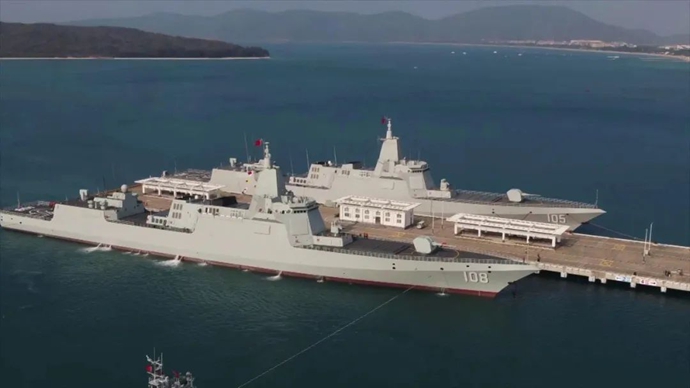 今天，為人民海軍點(diǎn)贊!