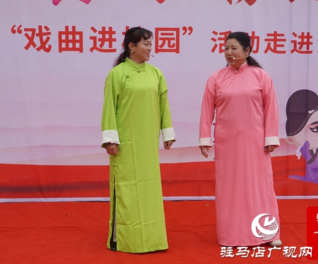 泌陽(yáng)縣“戲曲進(jìn)校園”活動(dòng)走進(jìn)泌陽(yáng)中學(xué)