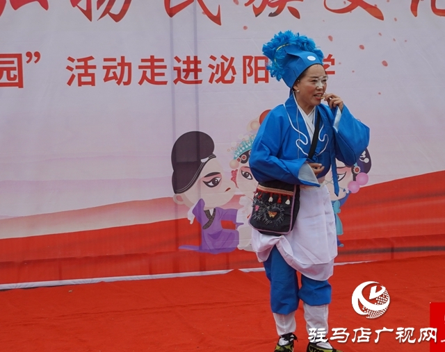 泌陽(yáng)縣“戲曲進(jìn)校園”活動(dòng)走進(jìn)泌陽(yáng)中學(xué)