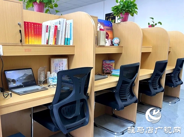 免費(fèi)為高三學(xué)生提供專業(yè)自習(xí)室！泌陽(yáng)縣織夢(mèng)島青年之家助力高考！