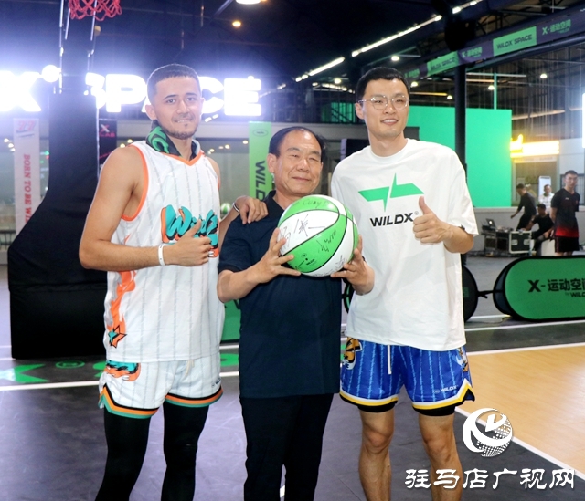 CBA、野球帝等眾多實(shí)力球員助陣 駐馬店運(yùn)動(dòng)空間籃球中心正式開(kāi)業(yè)