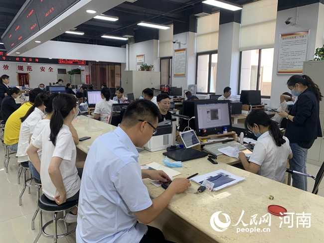 河南:“開(kāi)正門(mén)” 辦好群眾“急難愁盼”