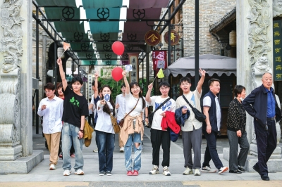 文旅+產(chǎn)業(yè)拓展夜游經(jīng)濟新賽道 中牟文旅強勢出圈又吸粉現(xiàn)代服務(wù)業(yè)華麗轉(zhuǎn)身