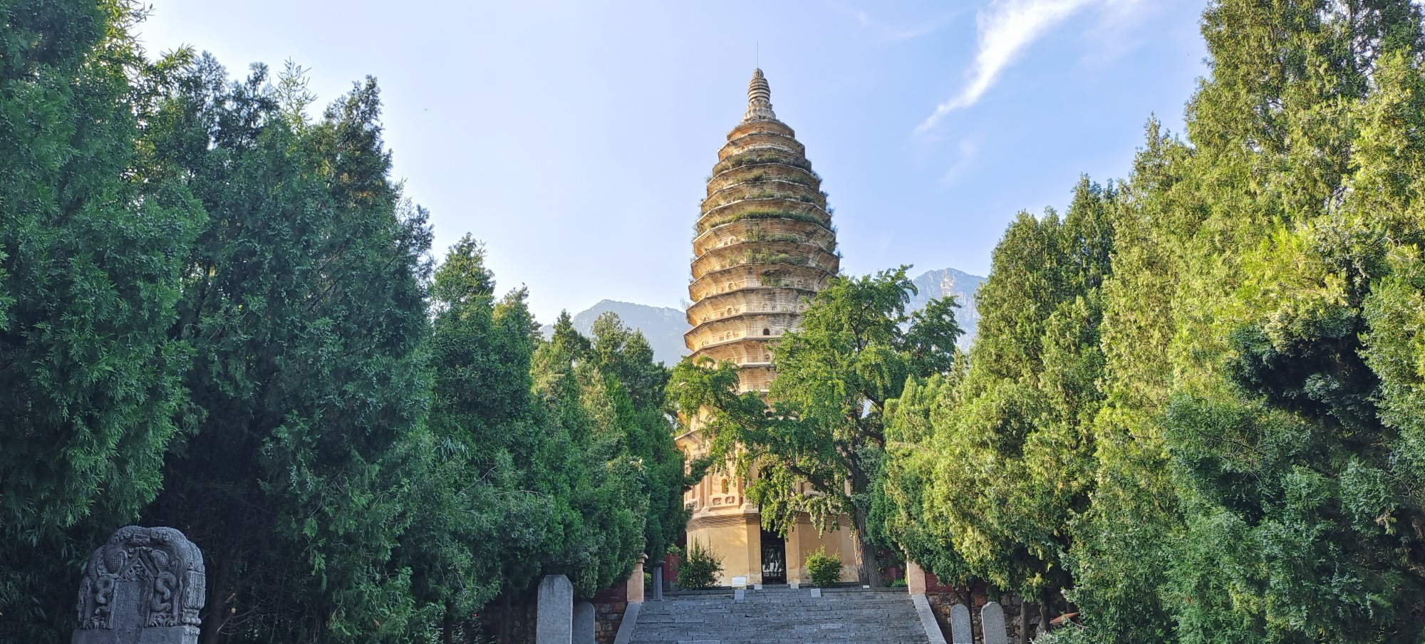 行走河南·讀懂中國(guó)丨“華夏第一塔”嵩岳寺塔：居天地之中 獨(dú)守千年孤獨(dú)