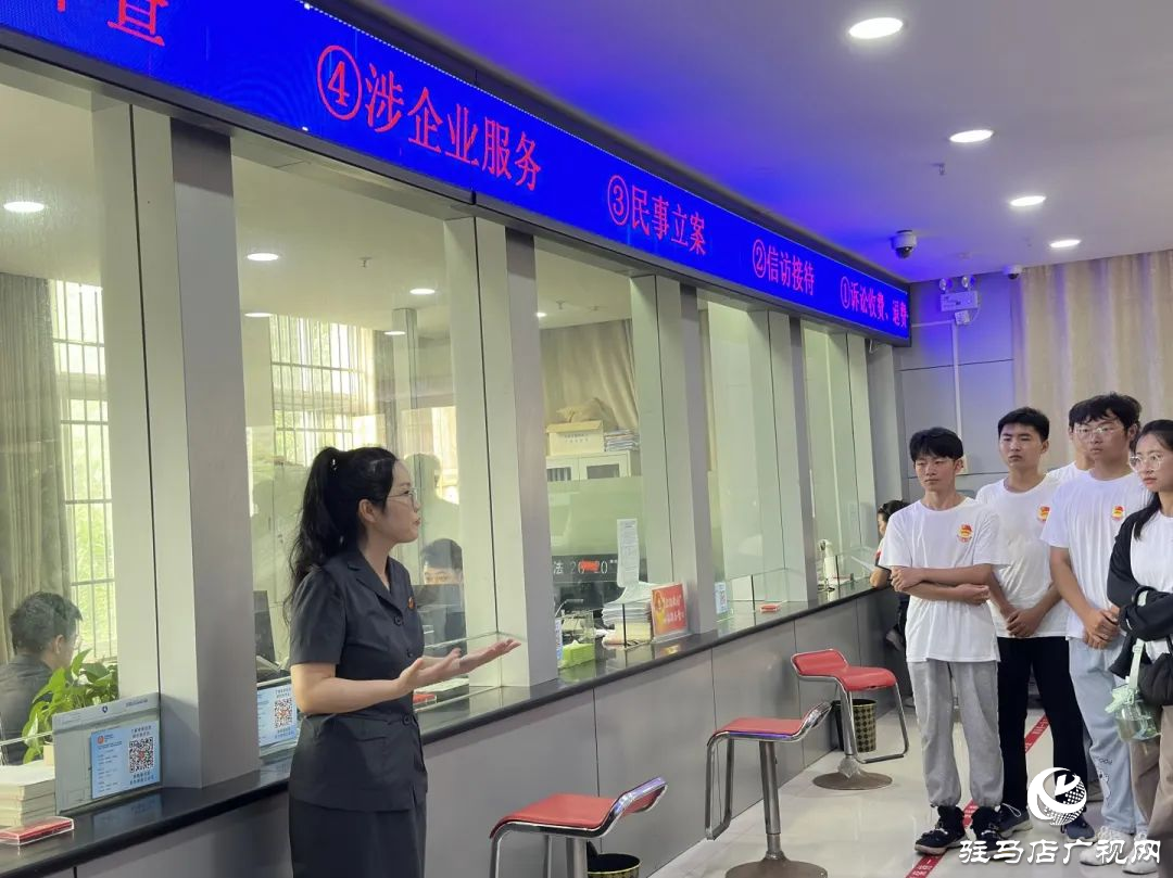 泌陽法院開展普法“面對(duì)面”學(xué)法“零距離”法治教育課