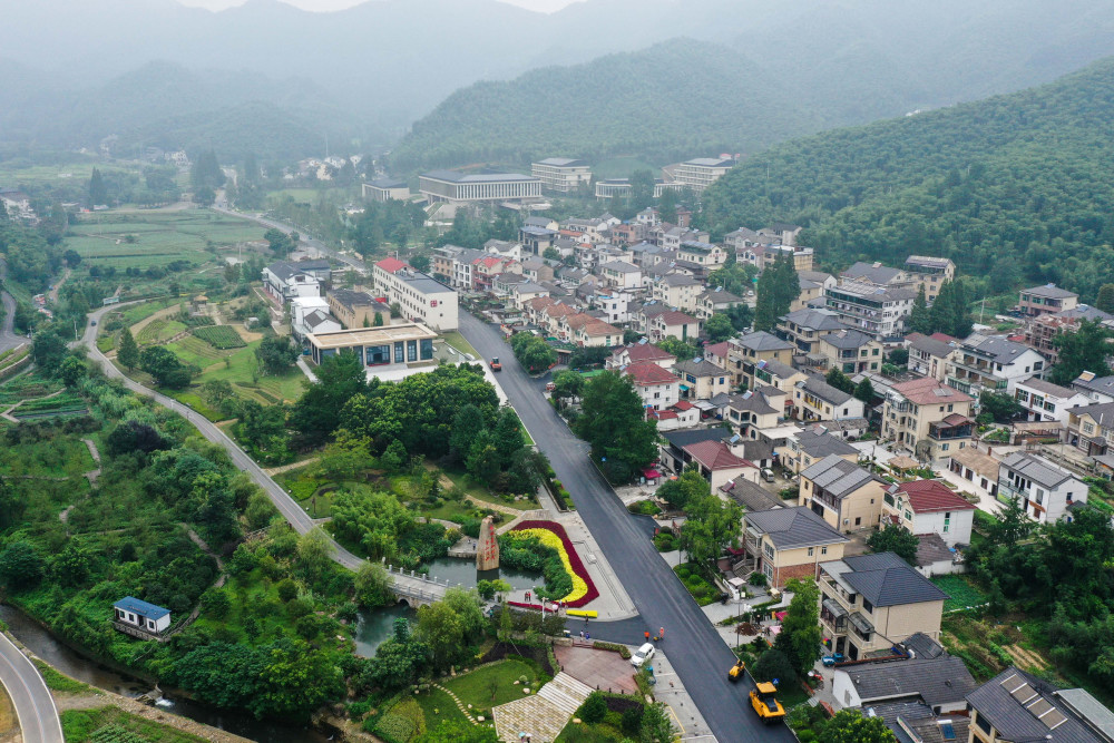 近觀｜在這所大學(xué)，習(xí)近平深刻闡釋“兩山理論”