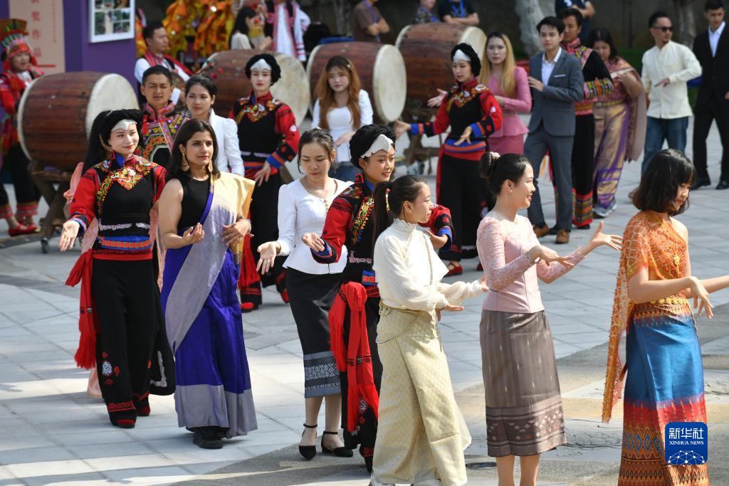 第11屆中國(guó)·南亞?wèn)|南亞藝術(shù)周在昆明開(kāi)幕