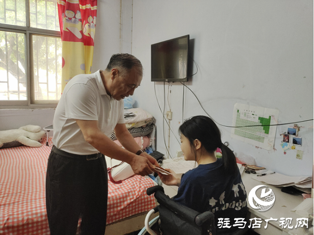 駐馬店市政協(xié)四屆副主席、市殘聯(lián)名譽主席張銀良深入基層宣講河南省殘聯(lián)第八次代表大會精神