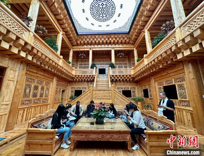 “冷門(mén)”景點(diǎn)升溫 甘南藏族村寨旅游催生美麗經(jīng)濟(jì)