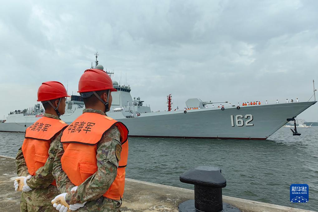 中國海軍第43批護航編隊完成任務(wù)返回湛江