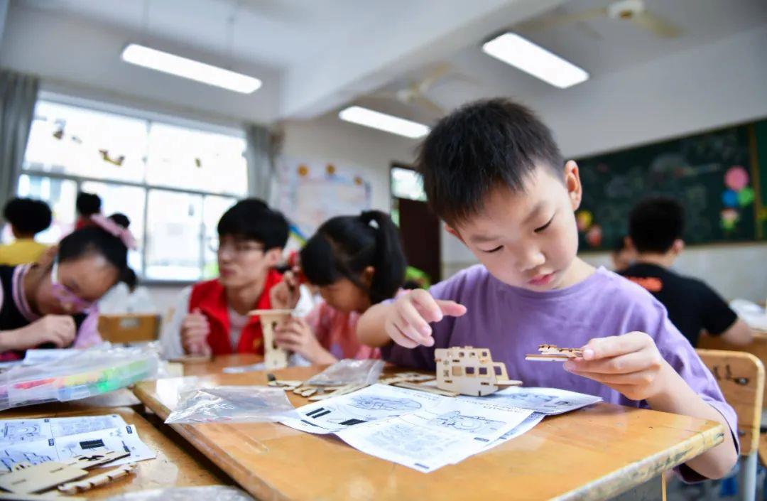 開學第一課丨一“加”一“減”間的關(guān)懷