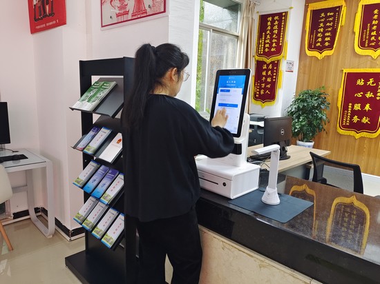 跟著總書記看中國(guó)｜讓社區(qū)成為居民最放心、最安心的港灣