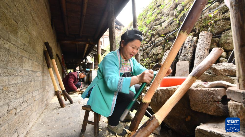 廣西苗族這件衣服，一做就是一年