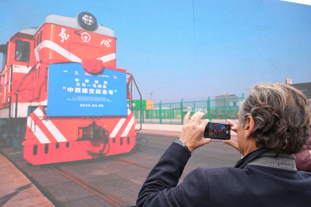 第1視點(diǎn)丨總書記考察的這個(gè)地方，讓“中國制造”走遍全球