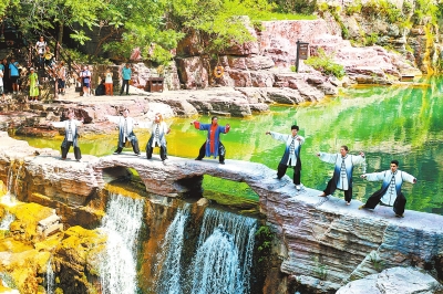 行走河南·讀懂中國丨“一拳一山”強品牌 文旅融合“潮起來”——第十一屆中國·焦作國際太極拳大賽暨2023云臺山旅游節(jié)印象