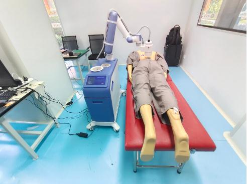 居民服務(wù)一卡通、智能機器人……見證“數(shù)智鄭東”數(shù)字化轉(zhuǎn)型