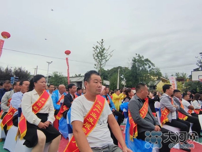 稻花香里說豐年丨劉蘭芳點贊種糧大戶！平頂山慶祝2023年中國農(nóng)民豐收節(jié)