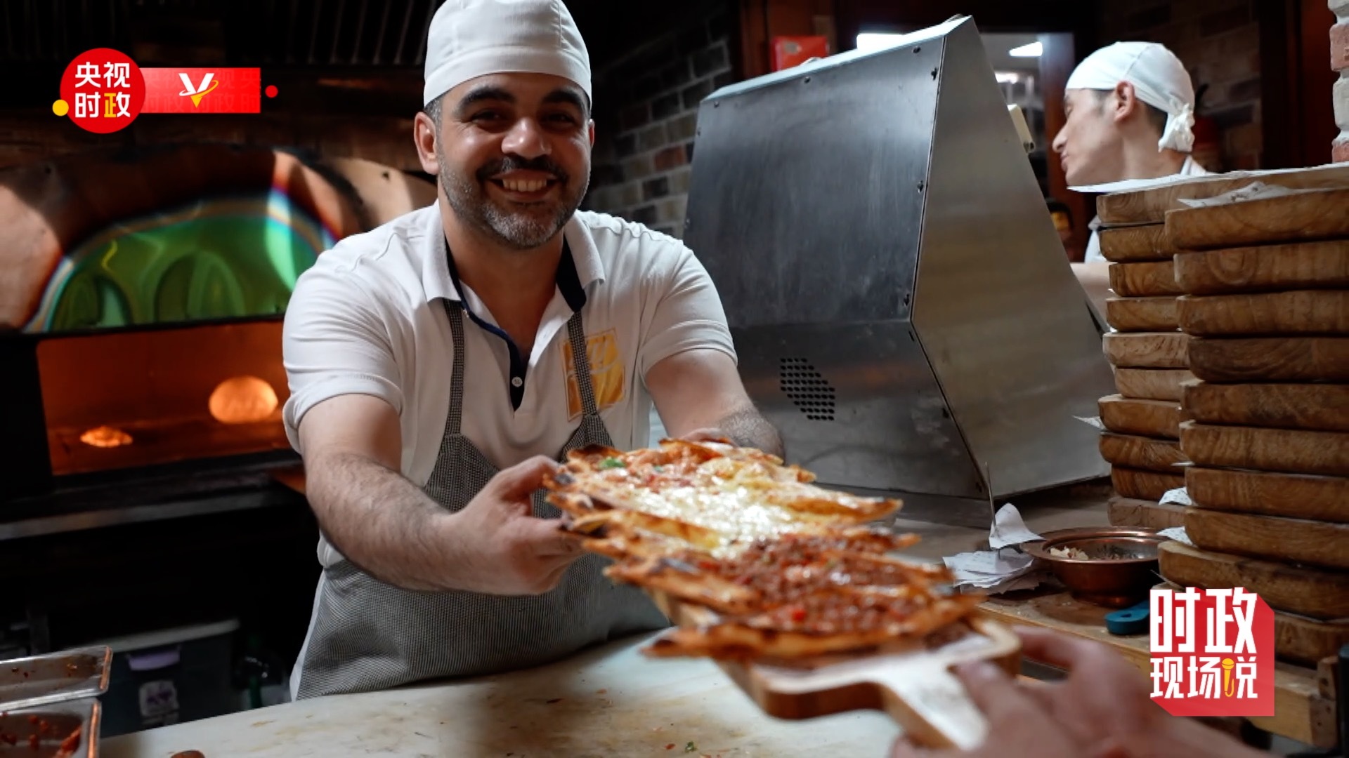 時(shí)政現(xiàn)場(chǎng)說(shuō)丨穆罕奈德:在義烏 把中國(guó)夢(mèng)和阿拉伯夢(mèng)完美結(jié)合