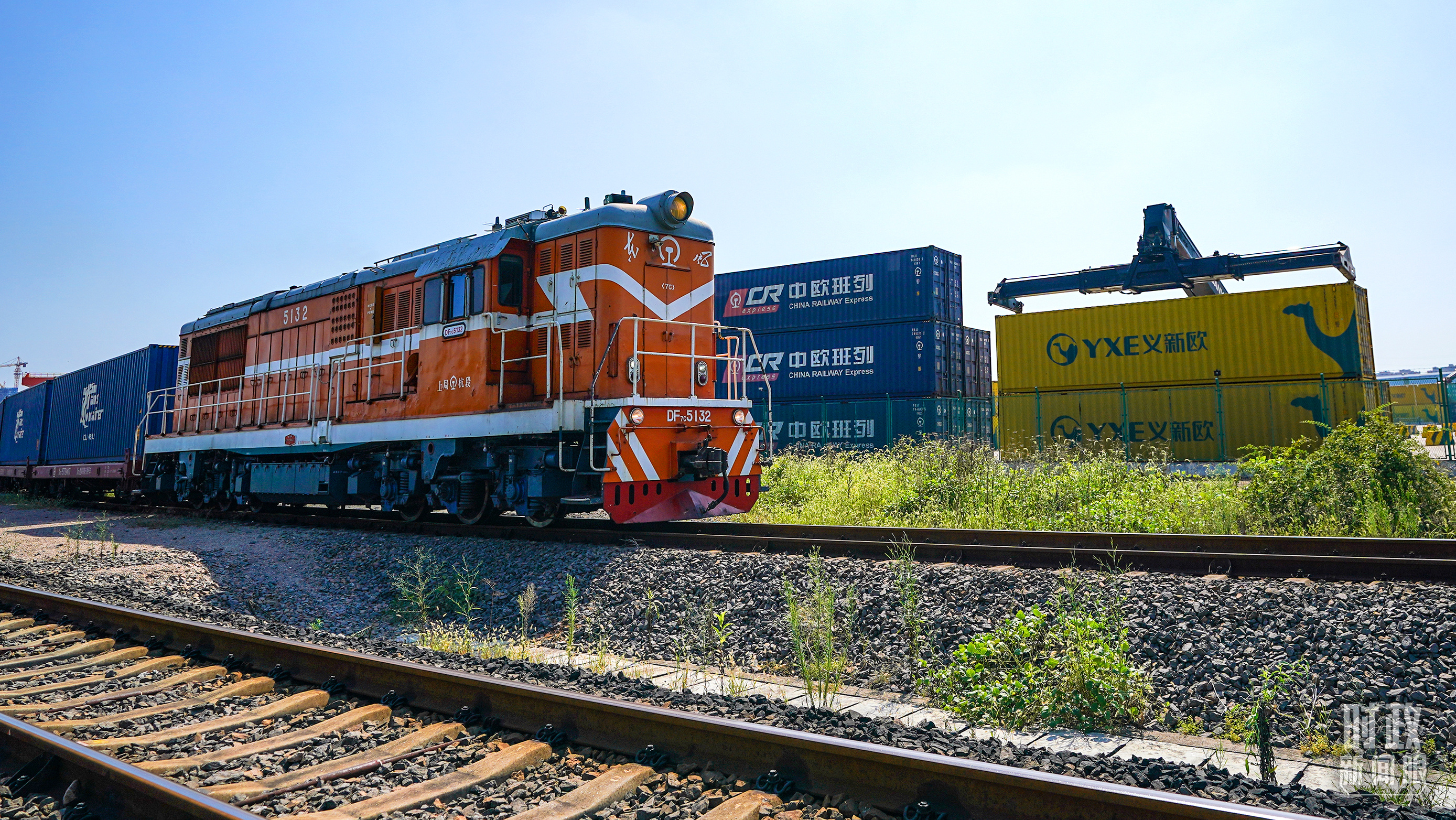 時(shí)政新聞眼丨在國慶招待會上，習(xí)近平強(qiáng)調(diào)“團(tuán)結(jié)就是力量，信心賽過黃金”