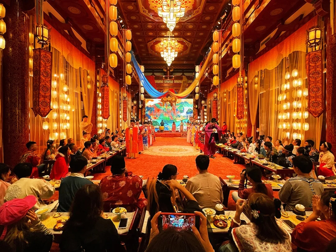 入戲洛陽城，來一場穿越主題的城市漫步 | 國慶漫游Citywalk