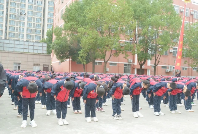 新蔡縣明英中學(xué)隆重舉行孔子誕辰2574周年紀(jì)念活動(dòng)