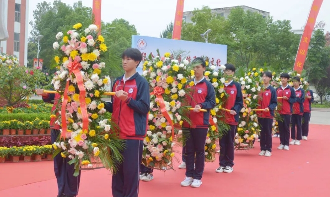 新蔡縣明英中學(xué)隆重舉行孔子誕辰2574周年紀(jì)念活動(dòng)