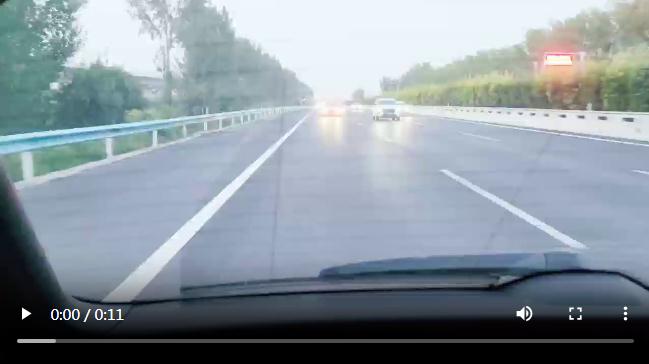 與時(shí)間賽跑，為生命護(hù)航！ 高速交警護(hù)送急危重病人就醫(yī)