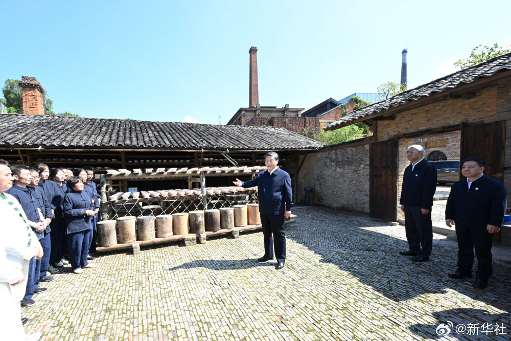 習(xí)近平在江西景德鎮(zhèn)市、上饒市考察調(diào)研