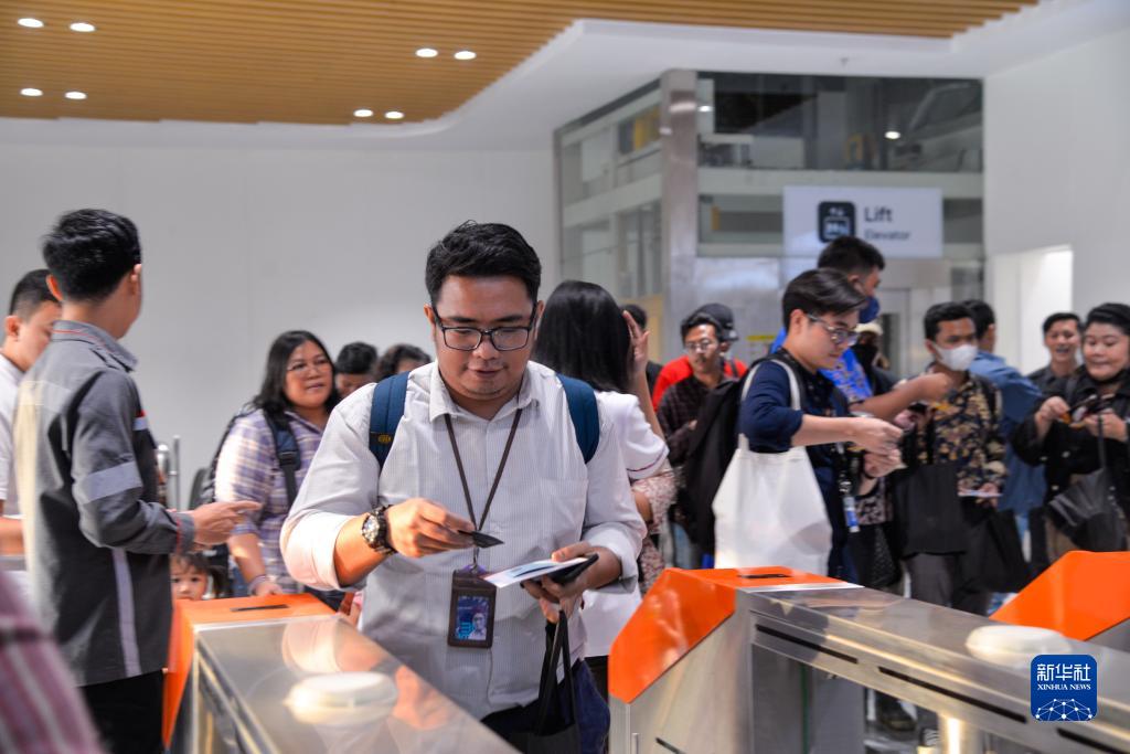 中印尼共建“一帶一路”合作的“金字招牌”——記習近平主席關(guān)心推動的雅萬高鐵正式開通運營