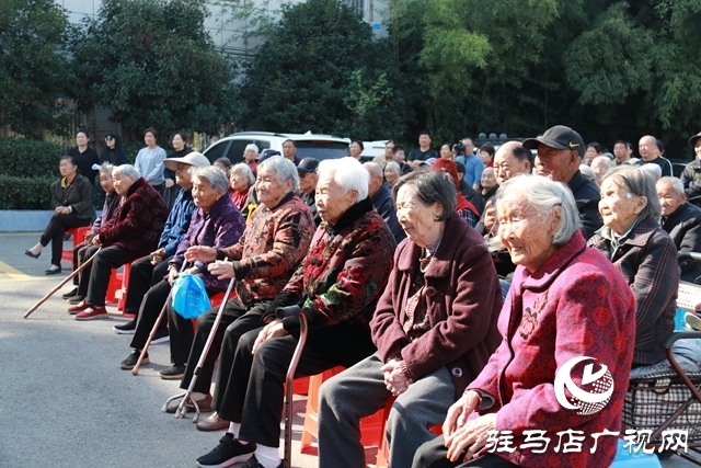駐馬店開發(fā)區(qū)慈善總會組織開展“ 九九重陽節(jié) 濃濃敬老情”慰問活動(dòng)