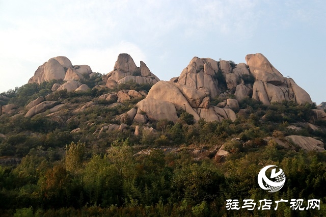 游景點(diǎn)、看話(huà)?。●v馬店各景區(qū)擦亮服務(wù)招牌迎接八方來(lái)客