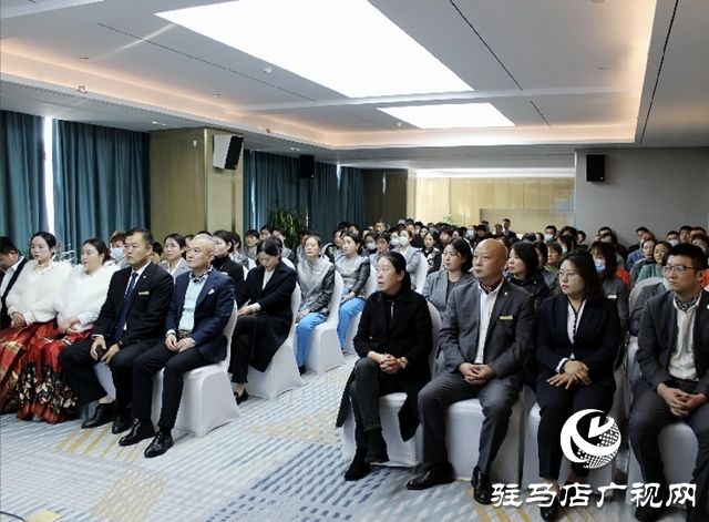 平輿交警進企業(yè) 警企合作“話”安全