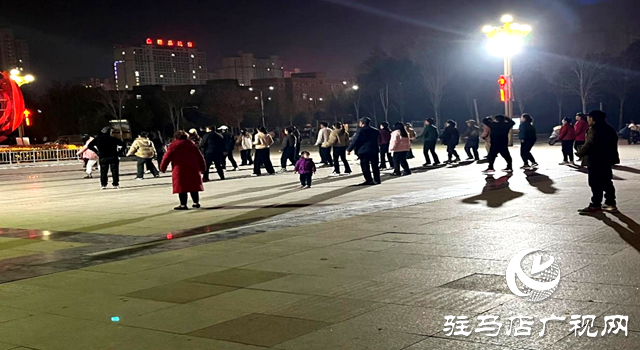廣場噪音惹人煩，熱線辦協(xié)調(diào)解決